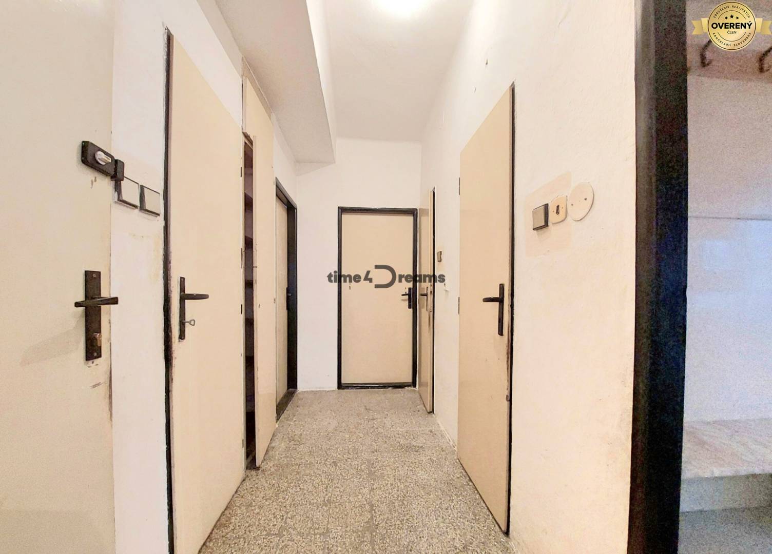 NA PREDAJ 4i byt v Dúbravách- časť Želobudza