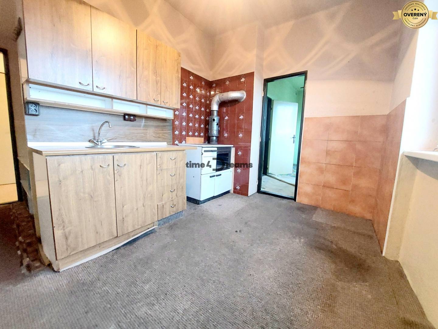 NA PREDAJ 4i byt v Dúbravách- časť Želobudza