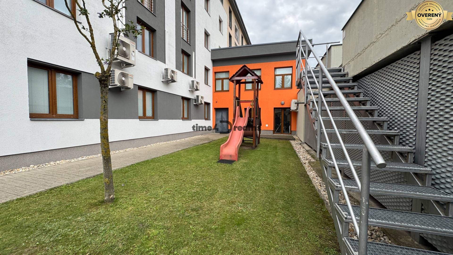 NA PRENÁJOM 1 izbový byt v centre mesta Nitra s GARÁŽOU