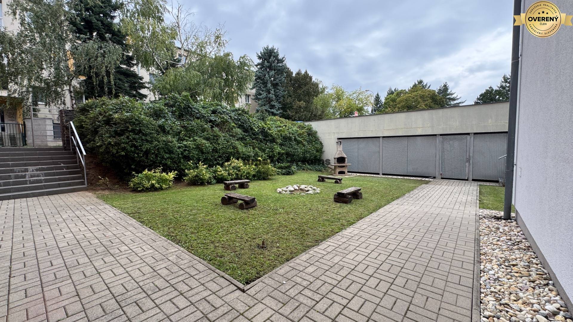 NA PRENÁJOM 1 izbový byt v centre mesta Nitra s GARÁŽOU