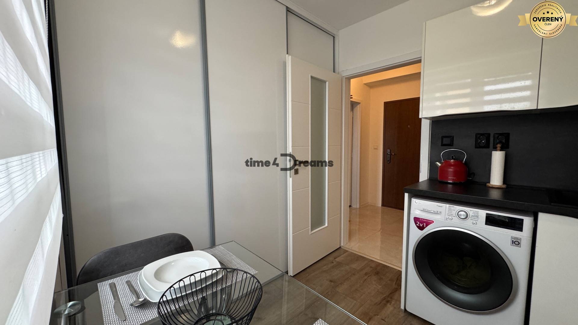 NA PRENÁJOM 1 izbový byt v centre mesta Nitra s GARÁŽOU