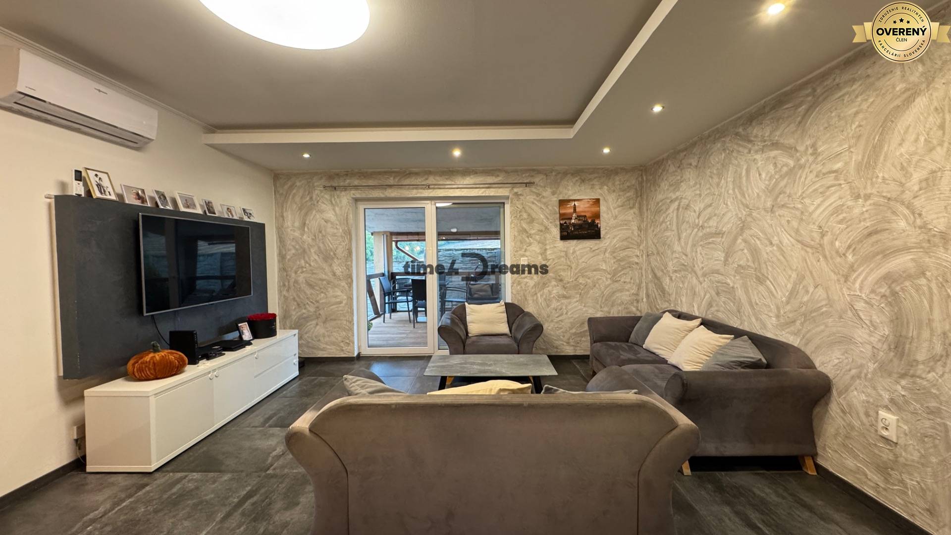 NA PREDAJ útulný domček v obci Kolíňany - Nitra