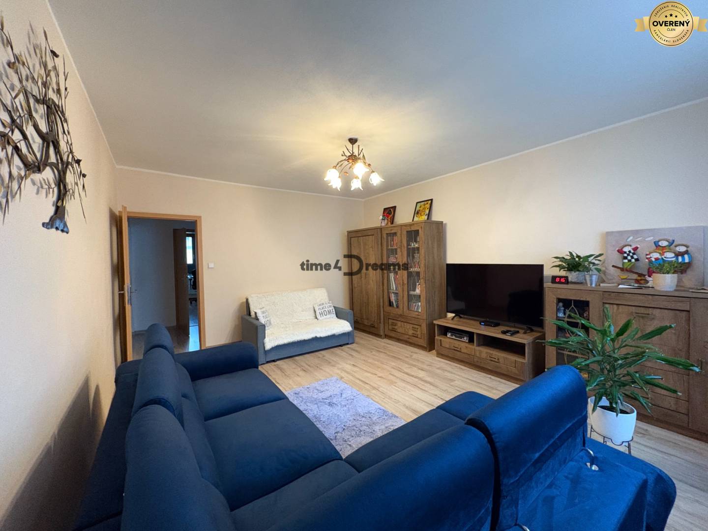 Na predaj: 3 izb.byt + LOGGIA + PIVNICA