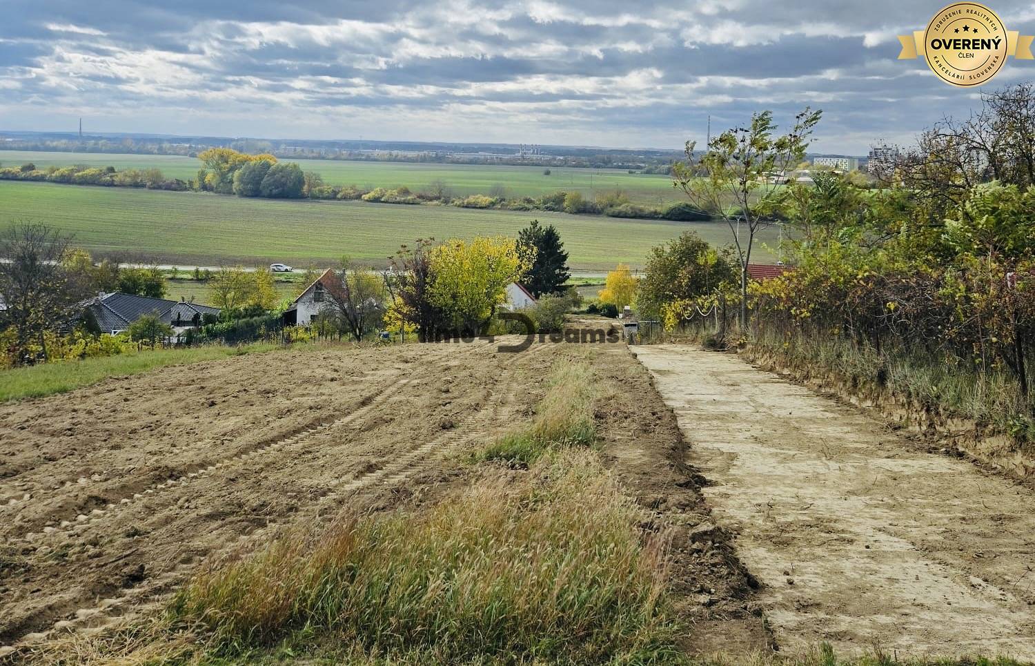 Na predaj: Stavebný pozemok s výhľadom v meste Levice