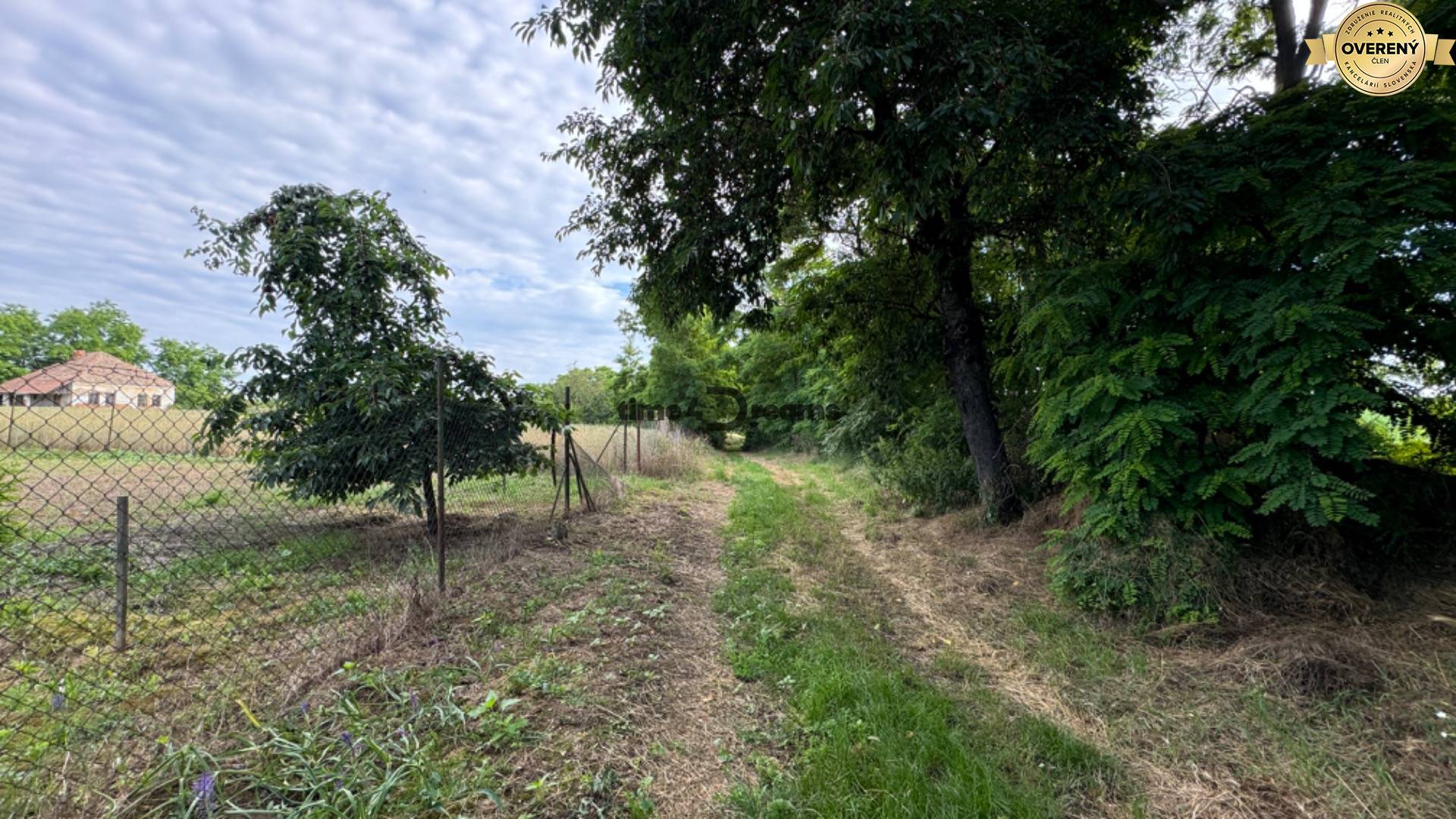 NA PREDAJ pozemok v obci Nové Sady