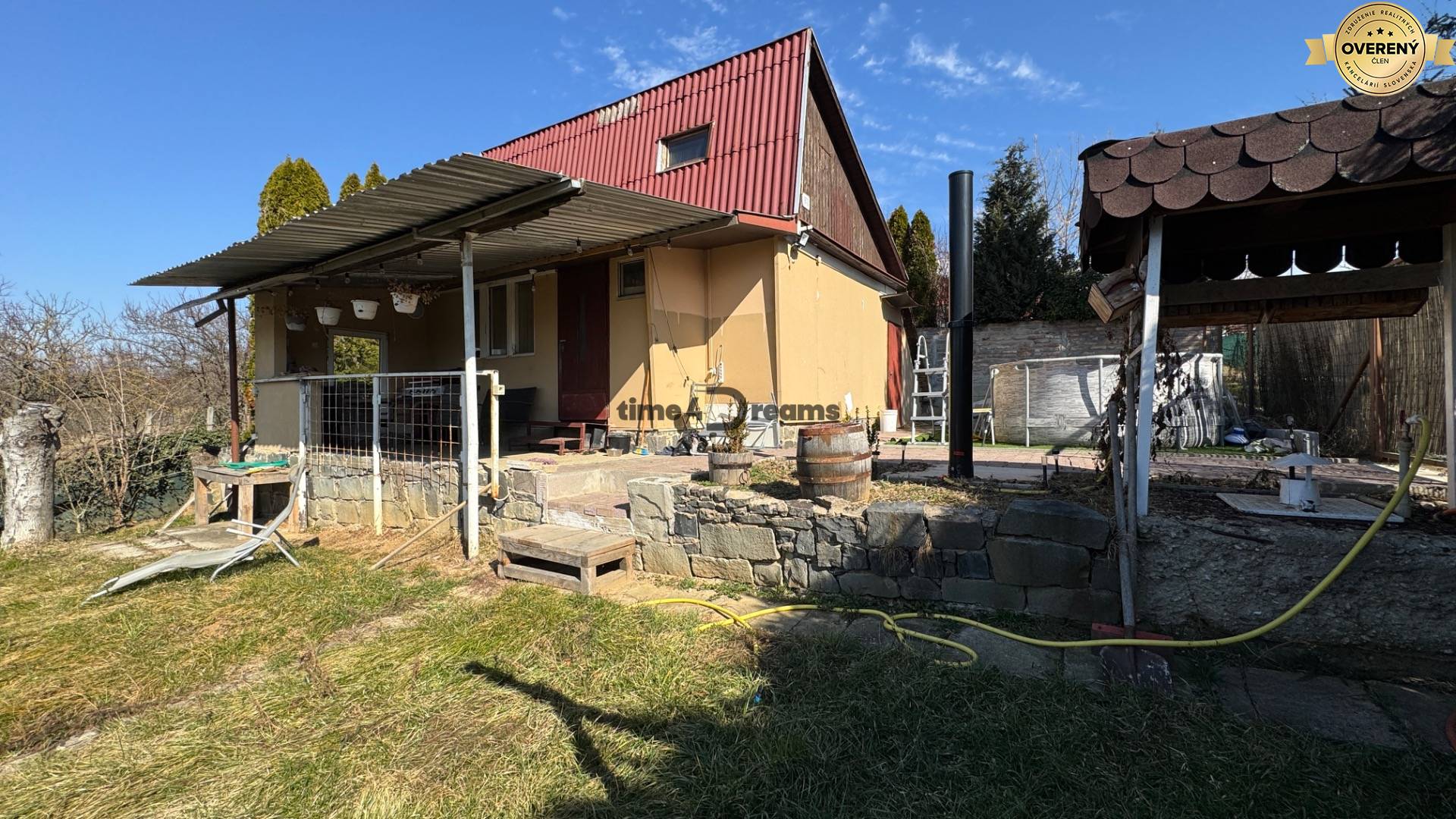 NA PREDAJ pozemok s chatkou Nitra