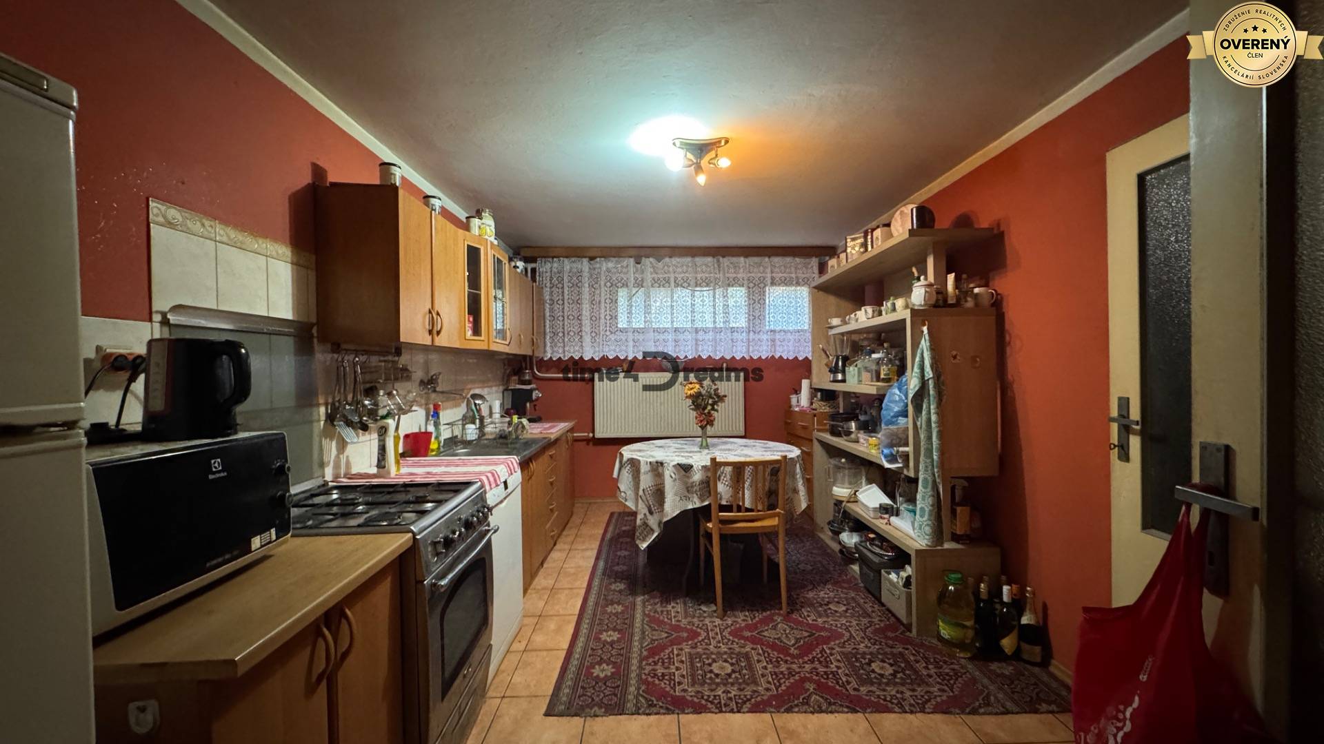 NA PREDAJ veľký rodinný dom v obci Pusté Úľany Sládkovičovo