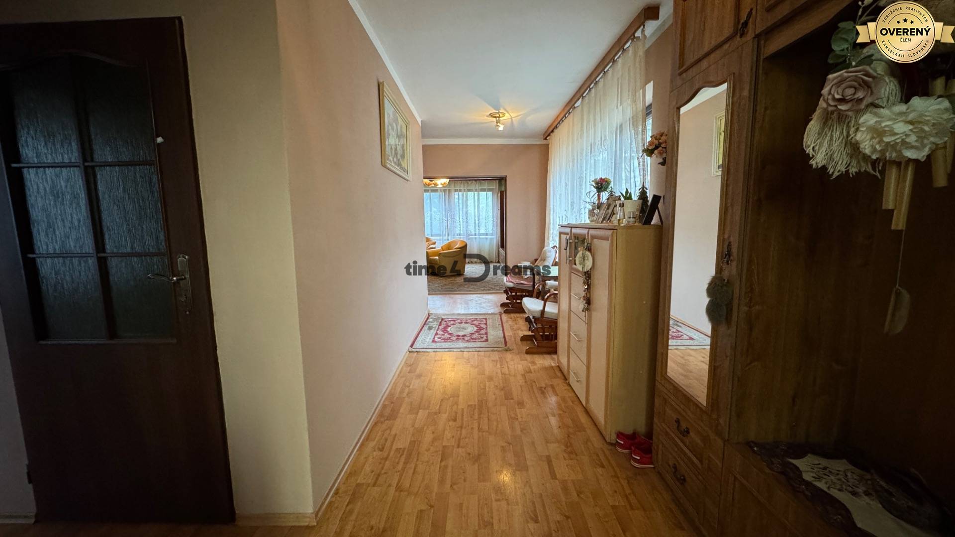 NA PREDAJ veľký rodinný dom v obci Pusté Úľany Sládkovičovo