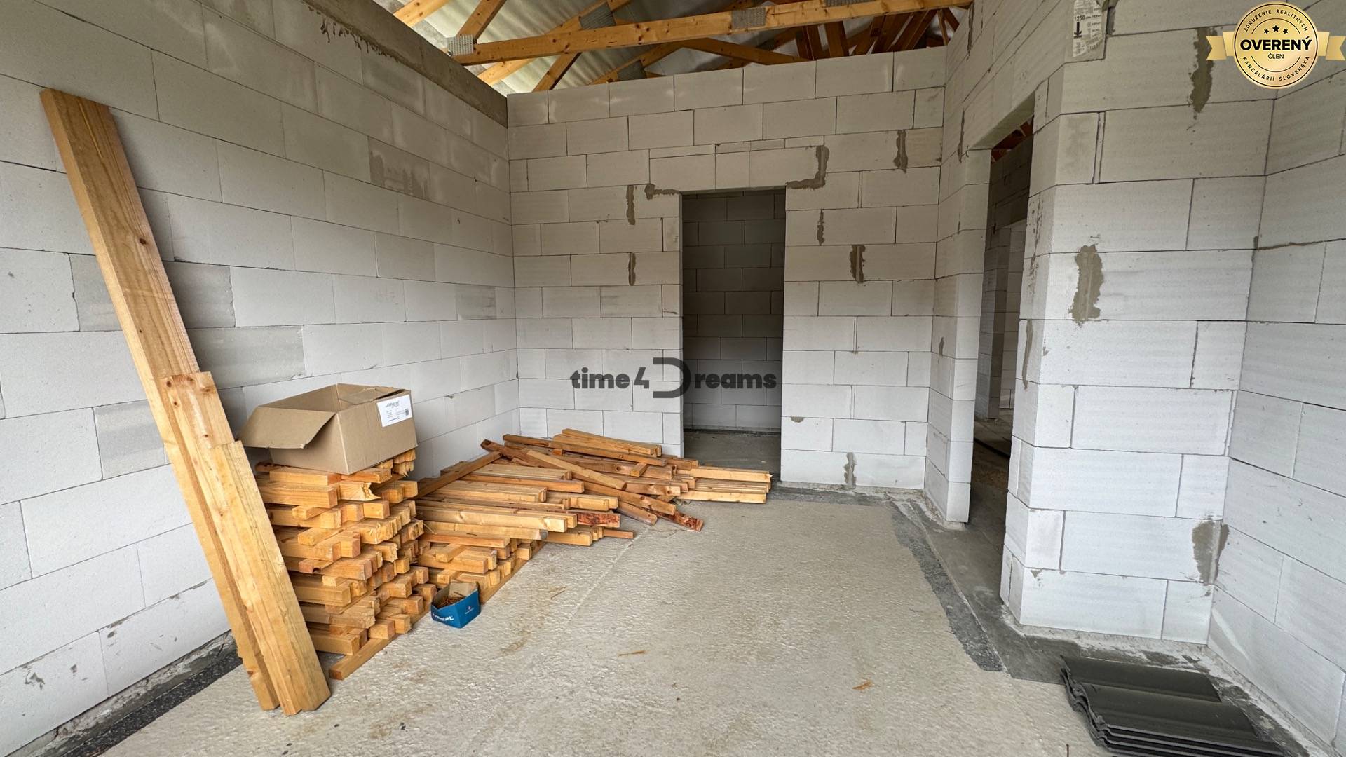 NA PREDAJ 4 izbový dom v obci Ladice