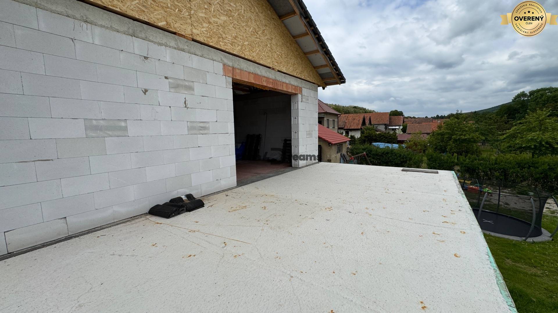 NA PREDAJ 4 izbový dom v obci Ladice