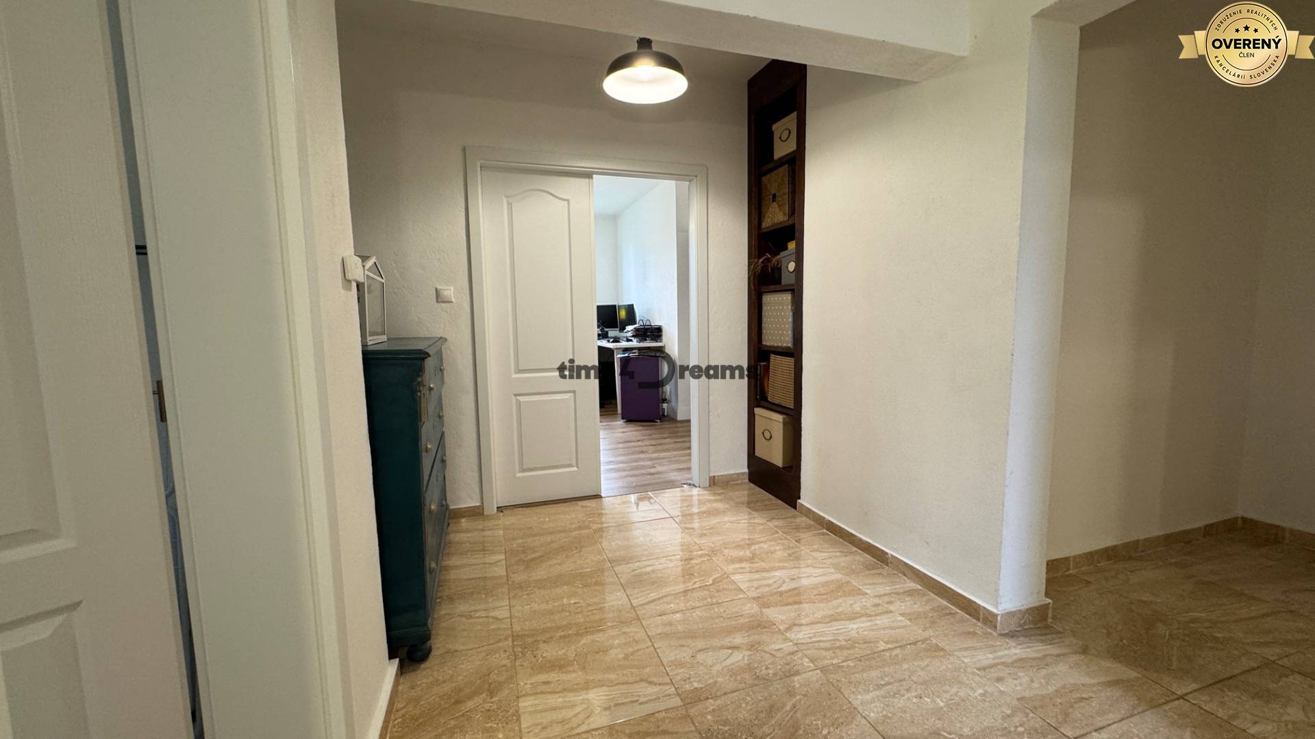 NA PREDAJ 9 izbový rodinný dom v obci Cabaj Čápor