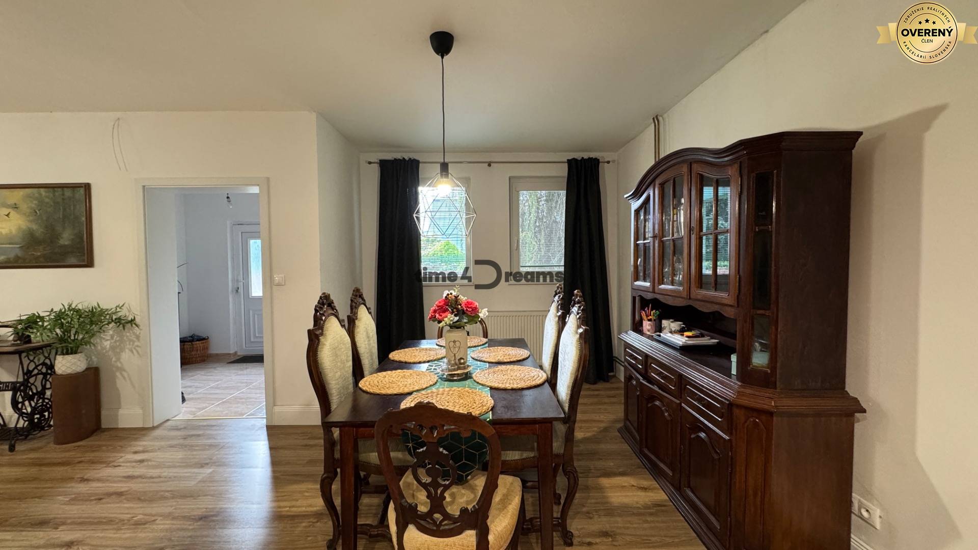 NA PREDAJ 9 izbový rodinný dom v obci Cabaj Čápor