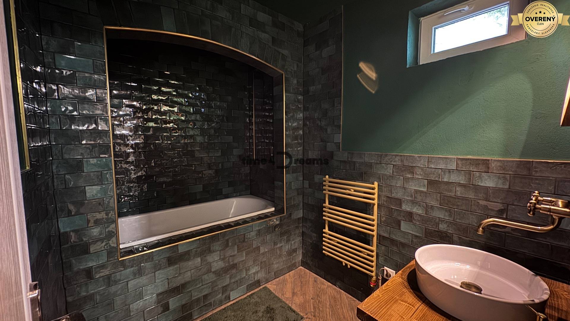 NA PREDAJ 9 izbový rodinný dom v obci Cabaj Čápor