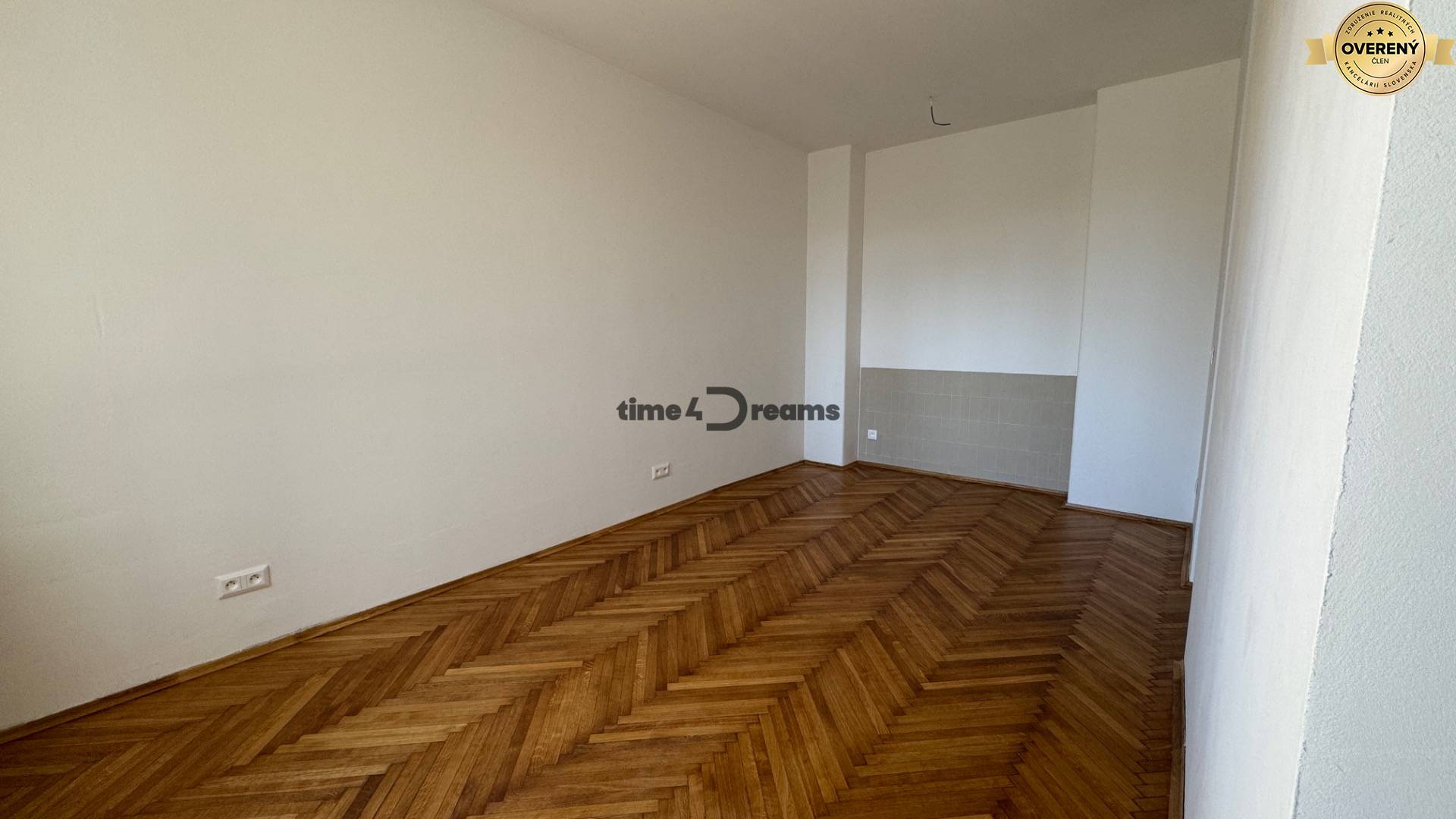 NA PREDAJ posledný štýlový byt v centre Nitry