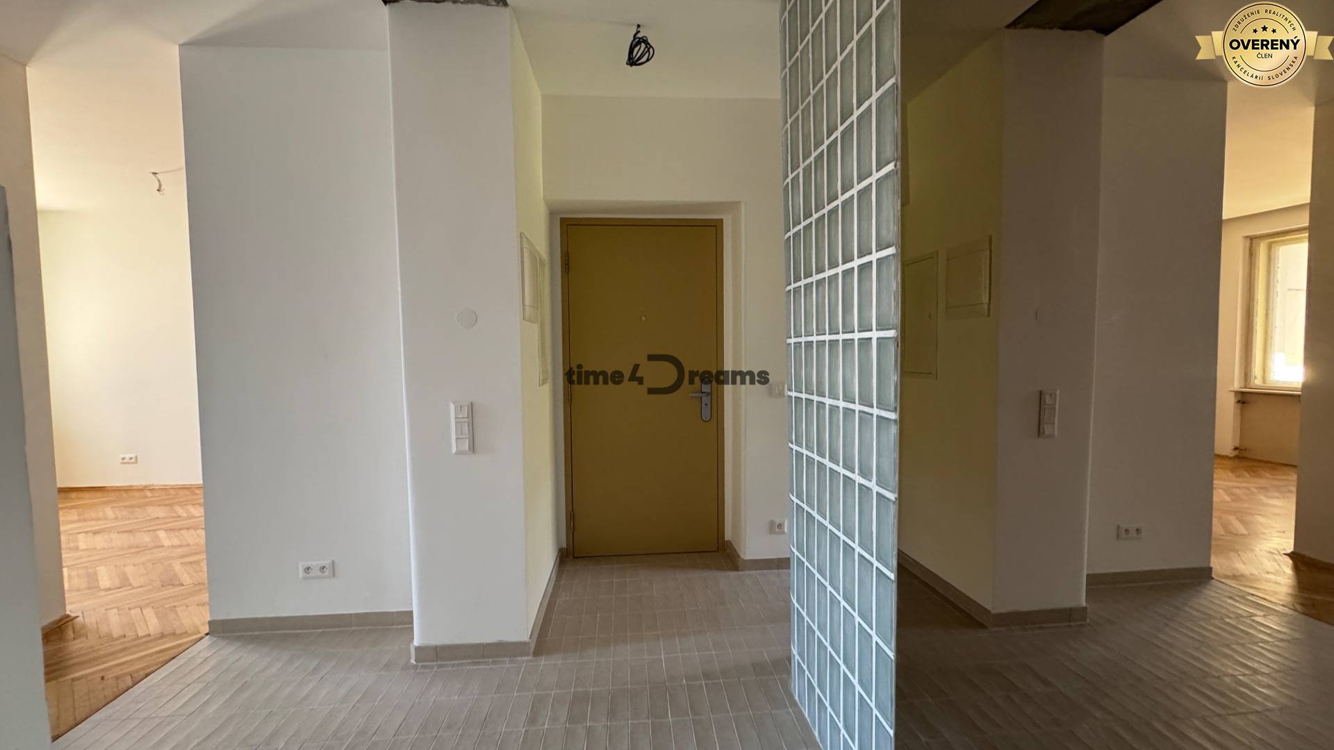 NA PREDAJ posledný štýlový byt v centre Nitry