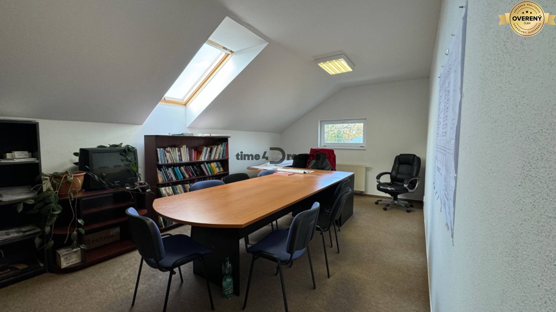 NA PREDAJ rodinný dom/polyfunkcia Komjatice