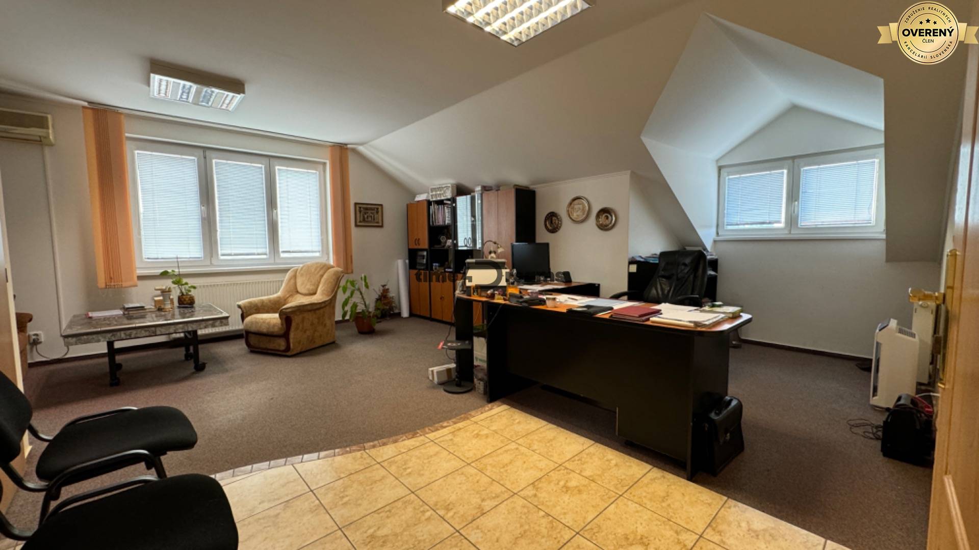 NA PREDAJ rodinný dom/polyfunkcia Komjatice