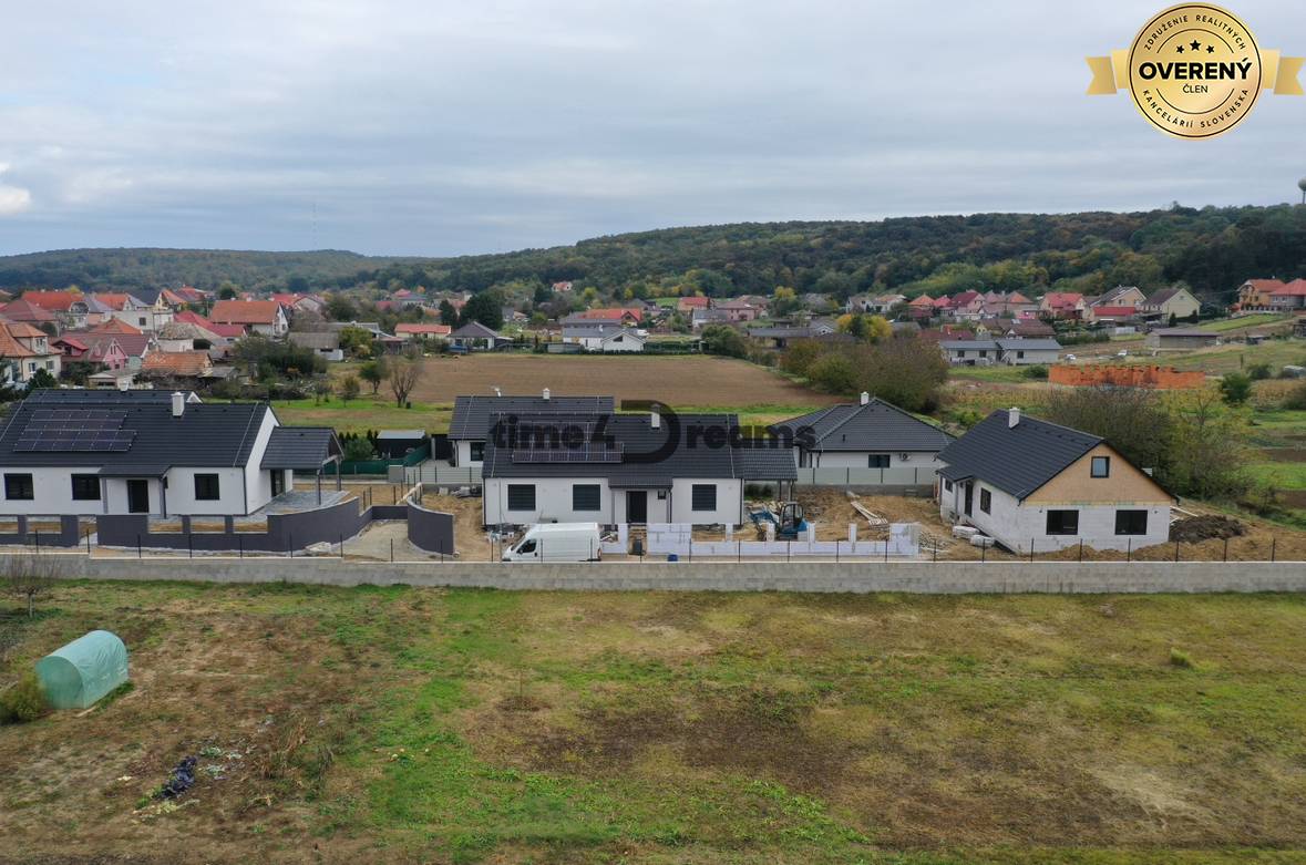 NA PREDAJ - Rodinné domy v Jarku, 4 izb. bungalovy