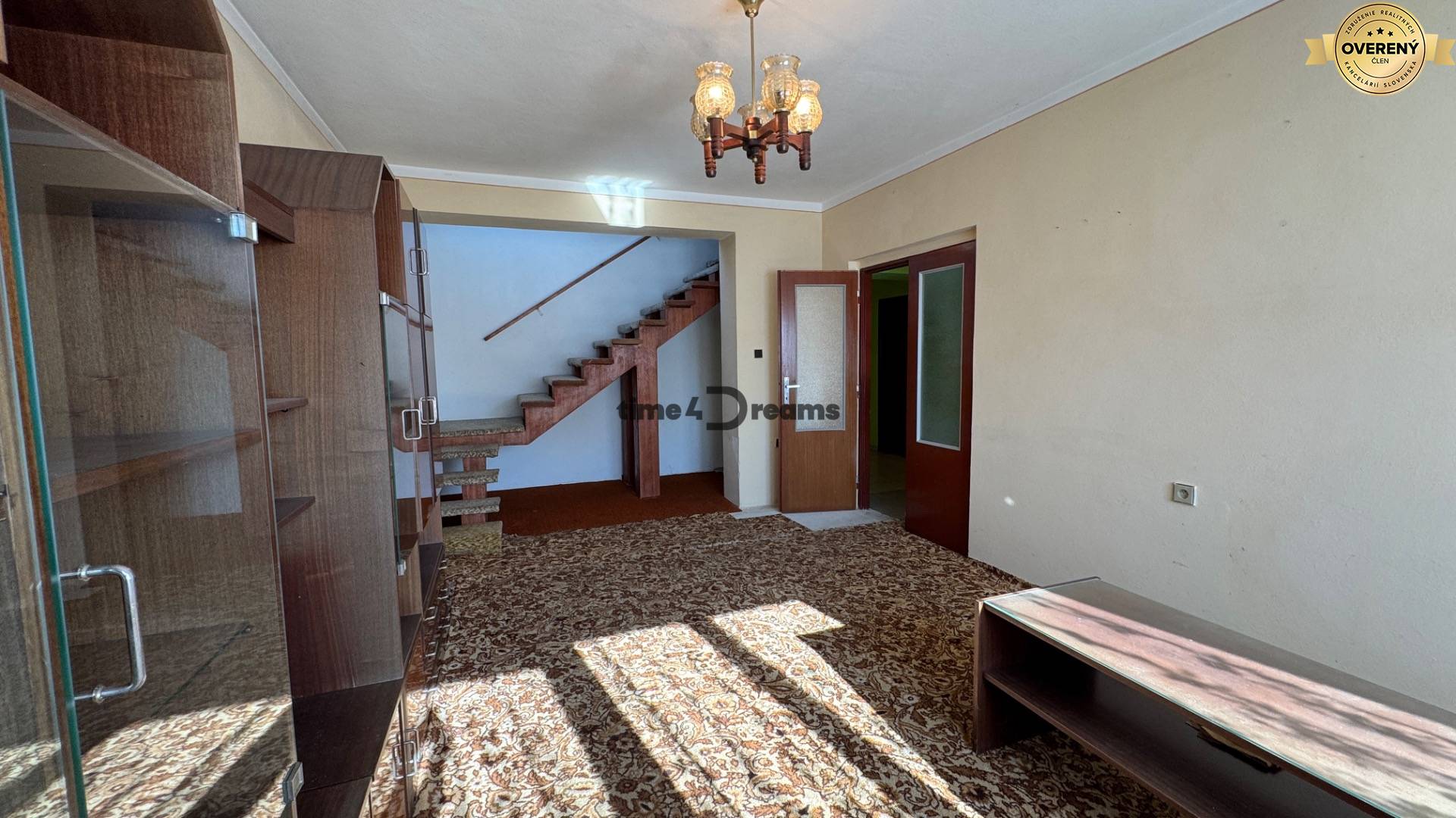 NA PREDAJ 5 izbový rodinný dom v obci Urmince - Topoľčany