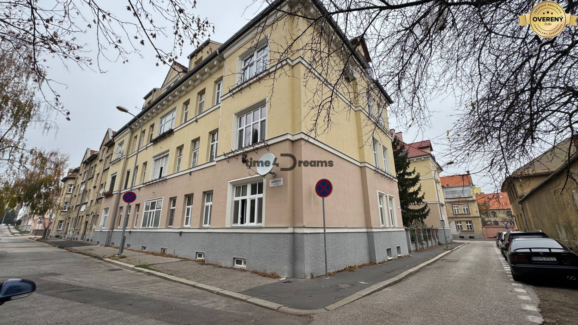 NA PREDAJ 2 izbový byt v historickej bytovke v centre NITRY