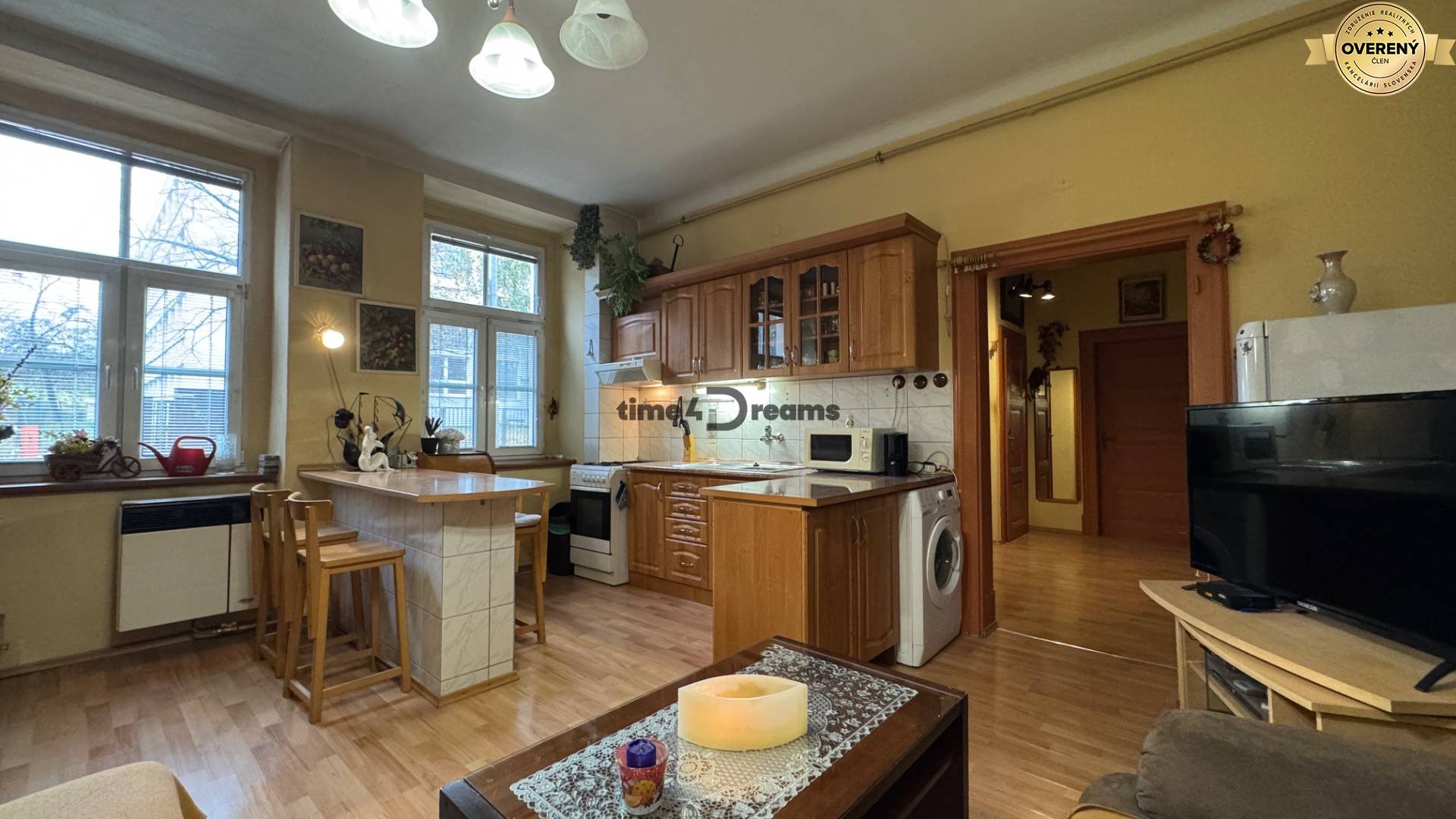 NA PREDAJ 2 izbový byt v historickej bytovke v centre NITRY