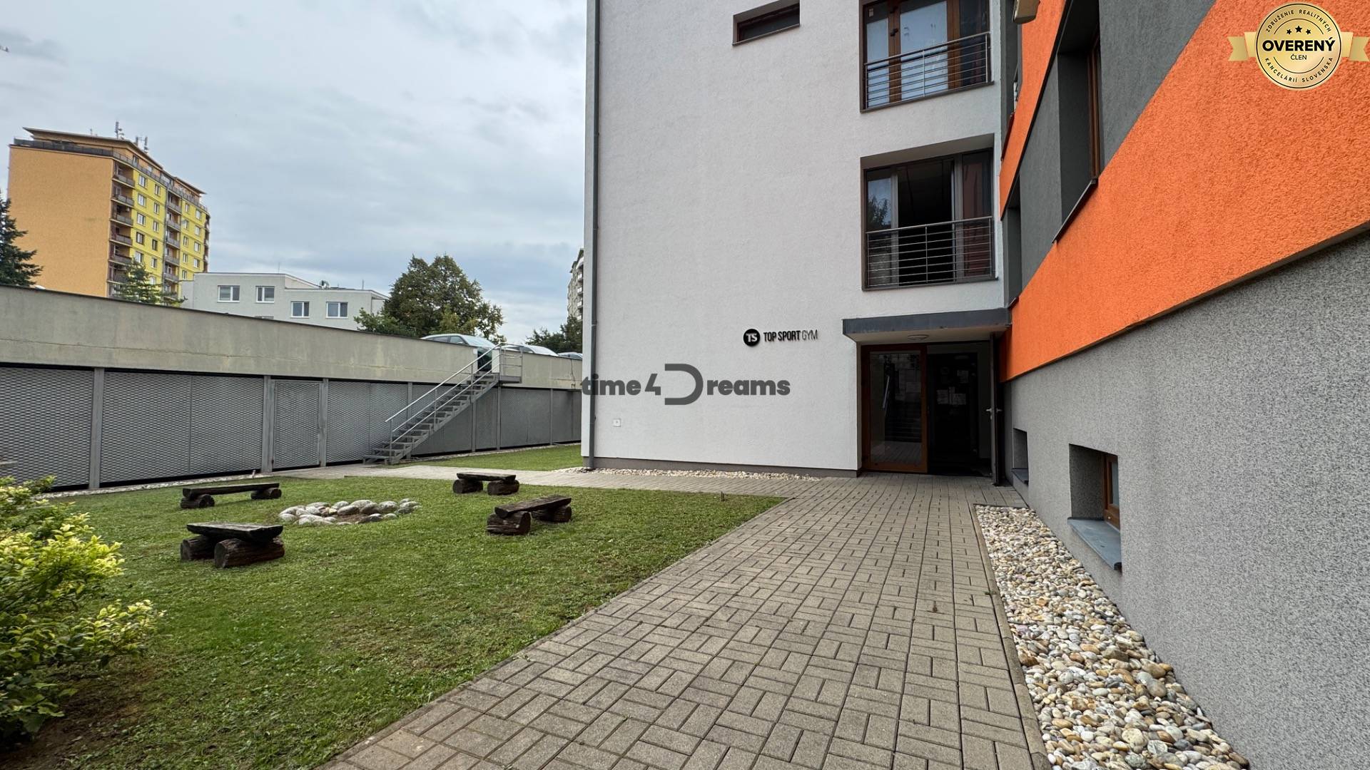 NA PRENÁJOM 1 izbový byt v centre mesta Nitra s GARÁŽOU