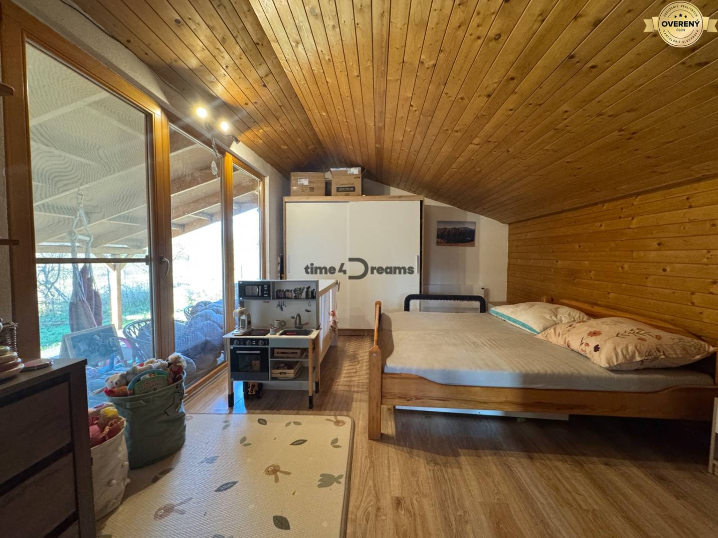 NA PREDAJ 870m2 pozemok Nitra - Čermáň