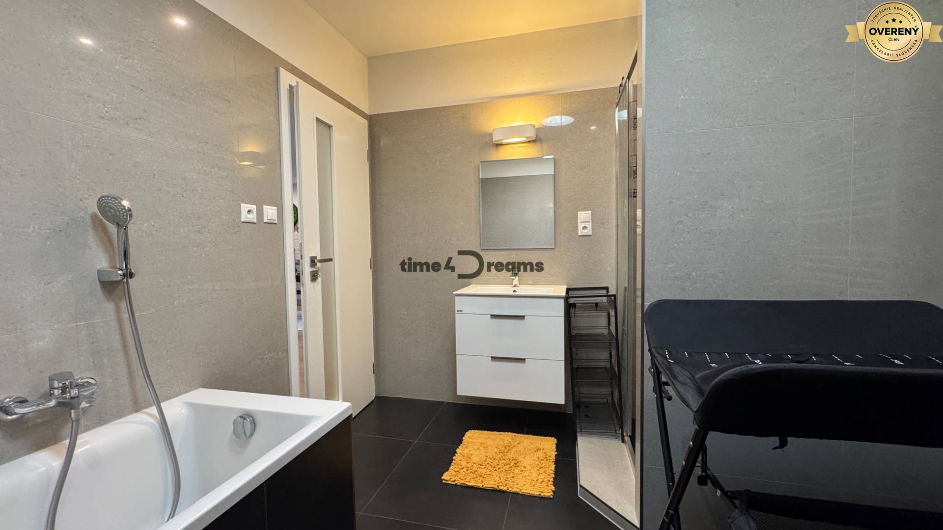 NA PREDAJ Radový rodinný dom v obci Malý Lapáš