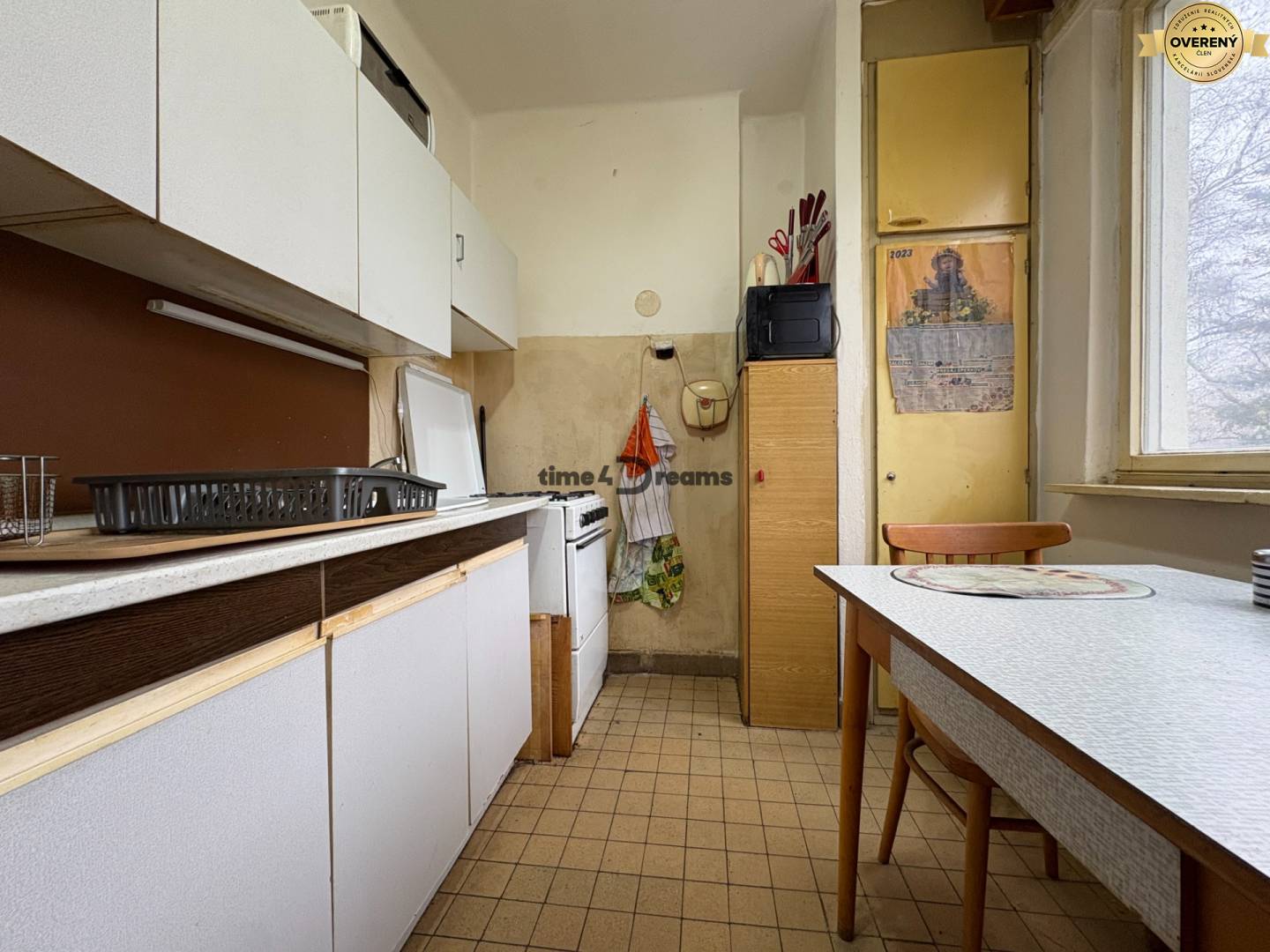 Na predaj: 2 izbový byt + LOGGIA + PIVNICA