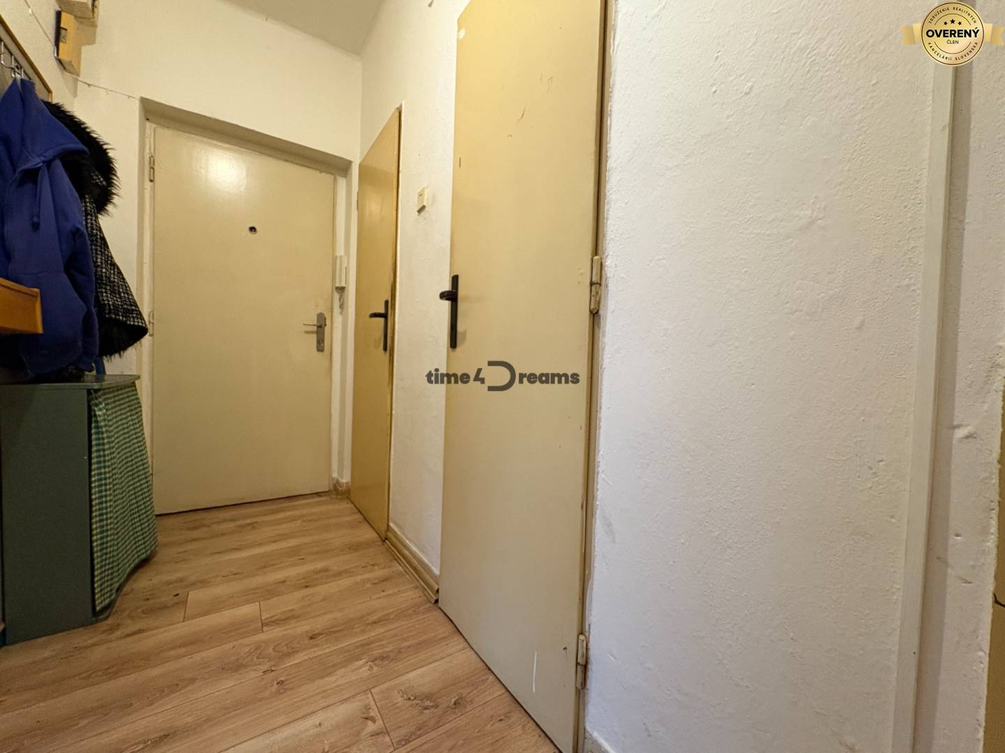 Na predaj: 2 izbový byt + LOGGIA + PIVNICA