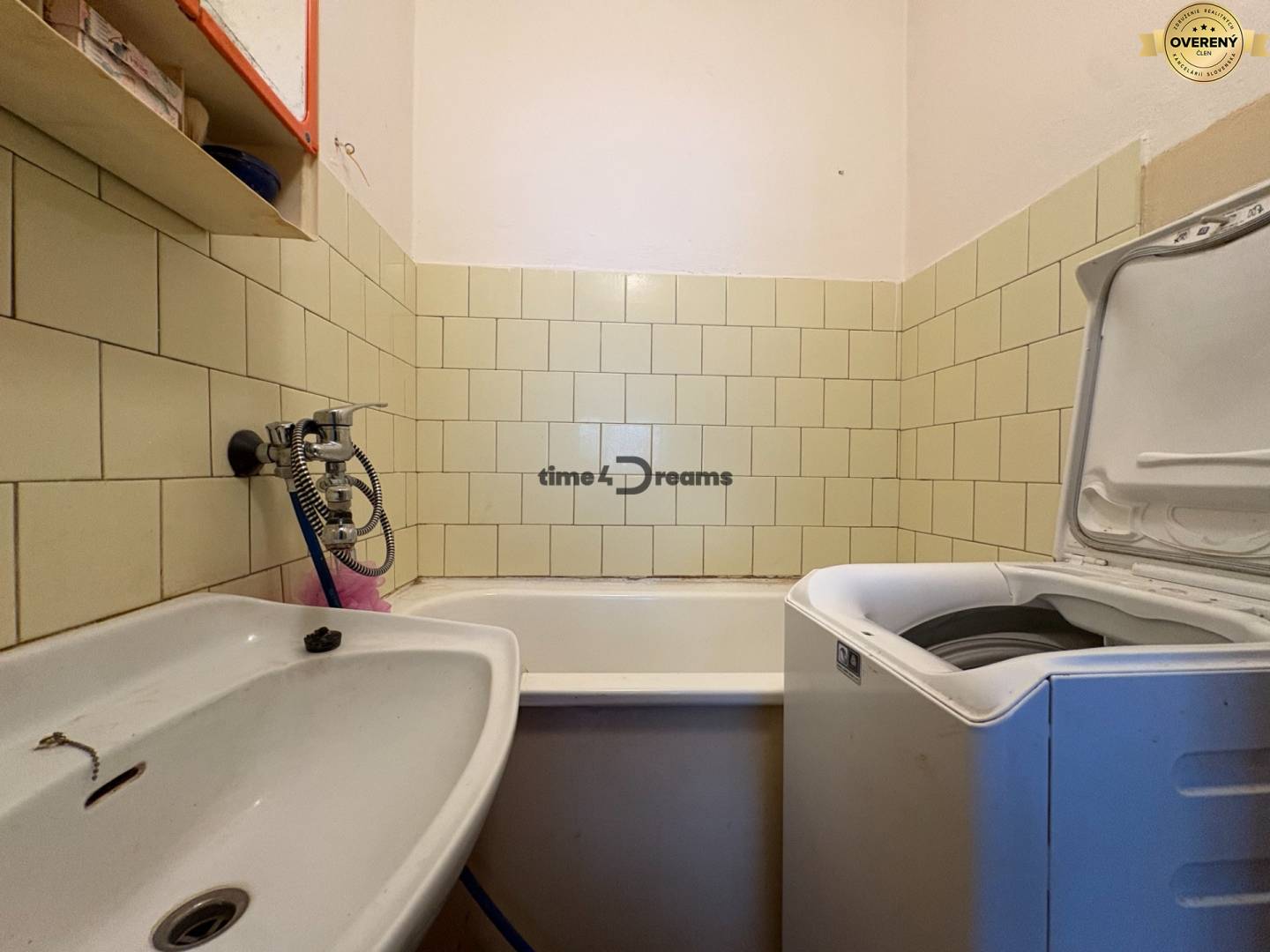 Na predaj: 2 izbový byt + LOGGIA + PIVNICA