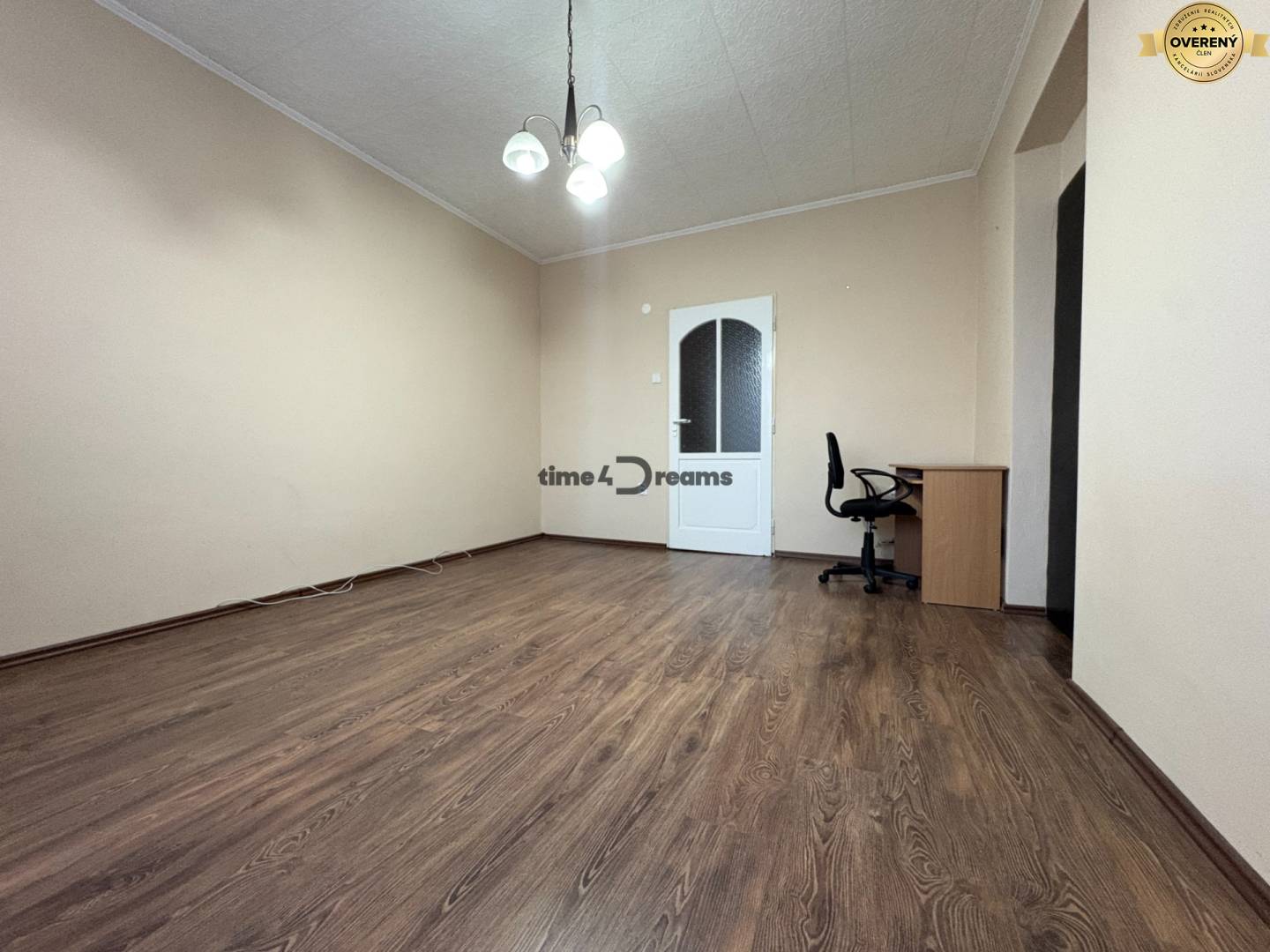 Na predaj: 3 izb.byt + LOGGIA + PIVNICA + KLÍMA