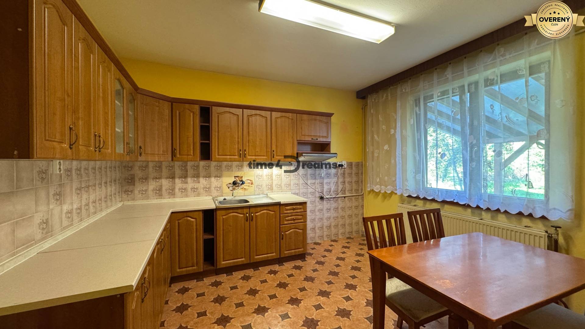 NA PREDAJ 5 izbový rodinný dom v obci Urmince - Topoľčany