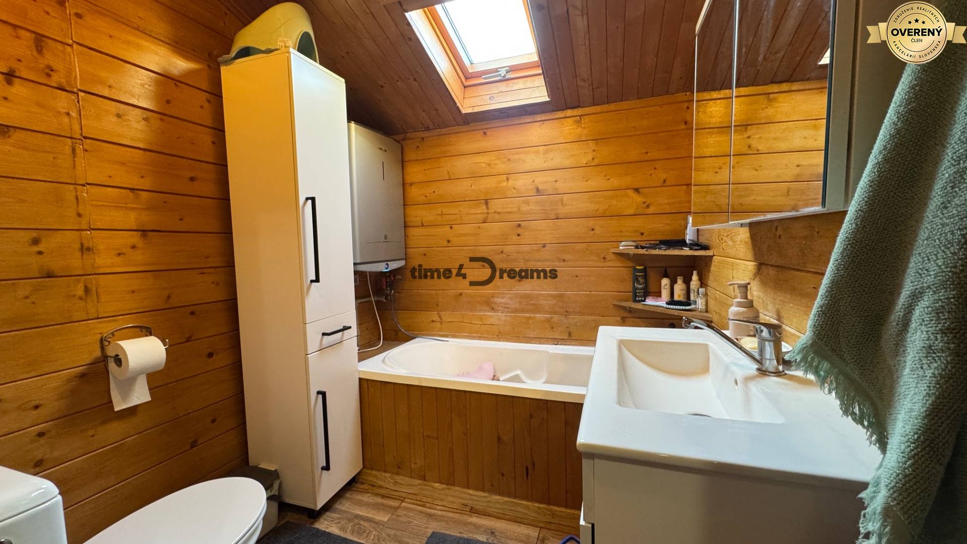 NA PREDAJ 870m2 pozemok Nitra - Čermáň