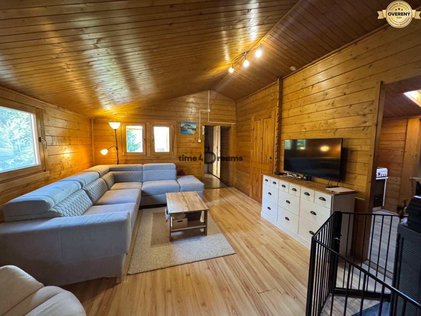 NA PREDAJ 870m2 pozemok Nitra - Čermáň