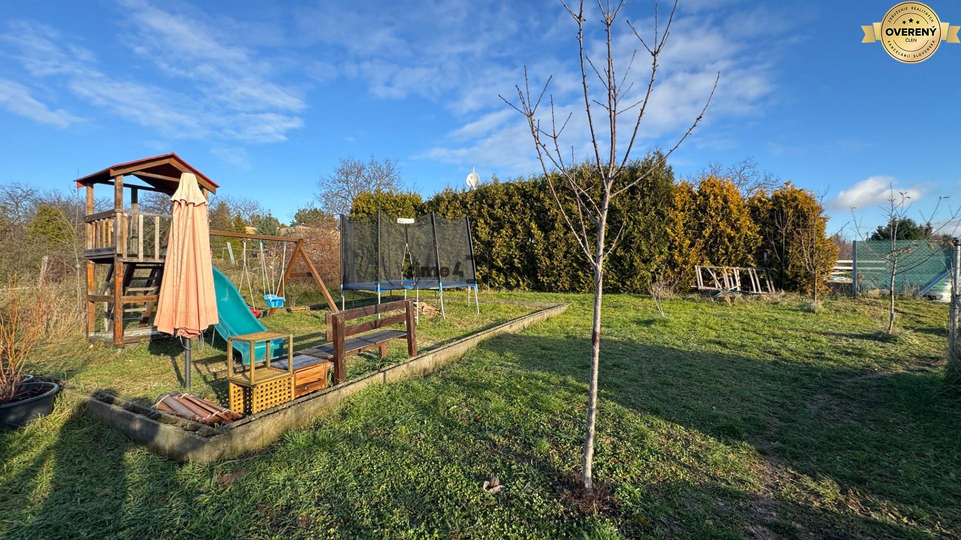 NA PREDAJ 870m2 pozemok Nitra - Čermáň