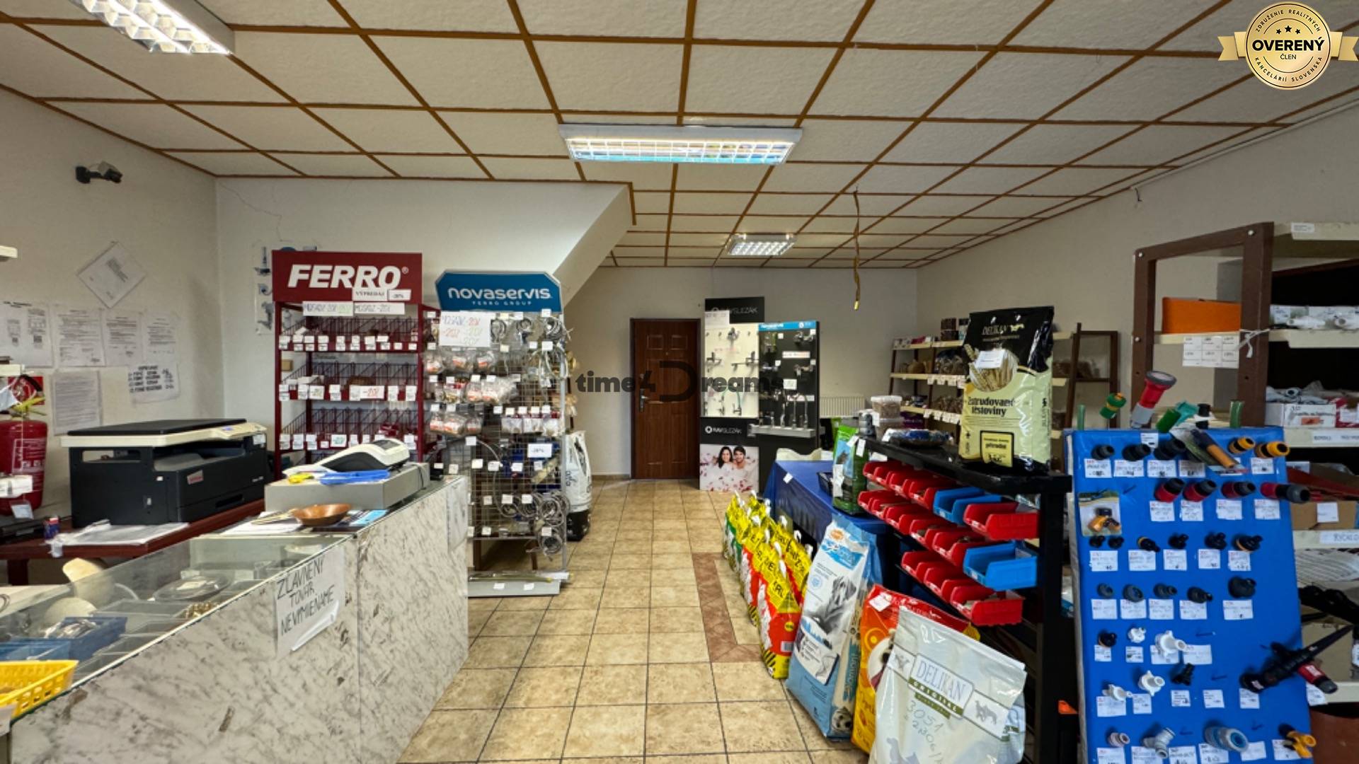 NA PREDAJ rodinný dom/polyfunkcia Komjatice