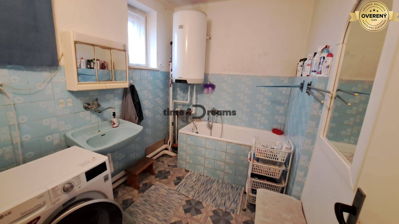 NA PREDAJ 6 izbový rodinný dom v obci Hrušovany