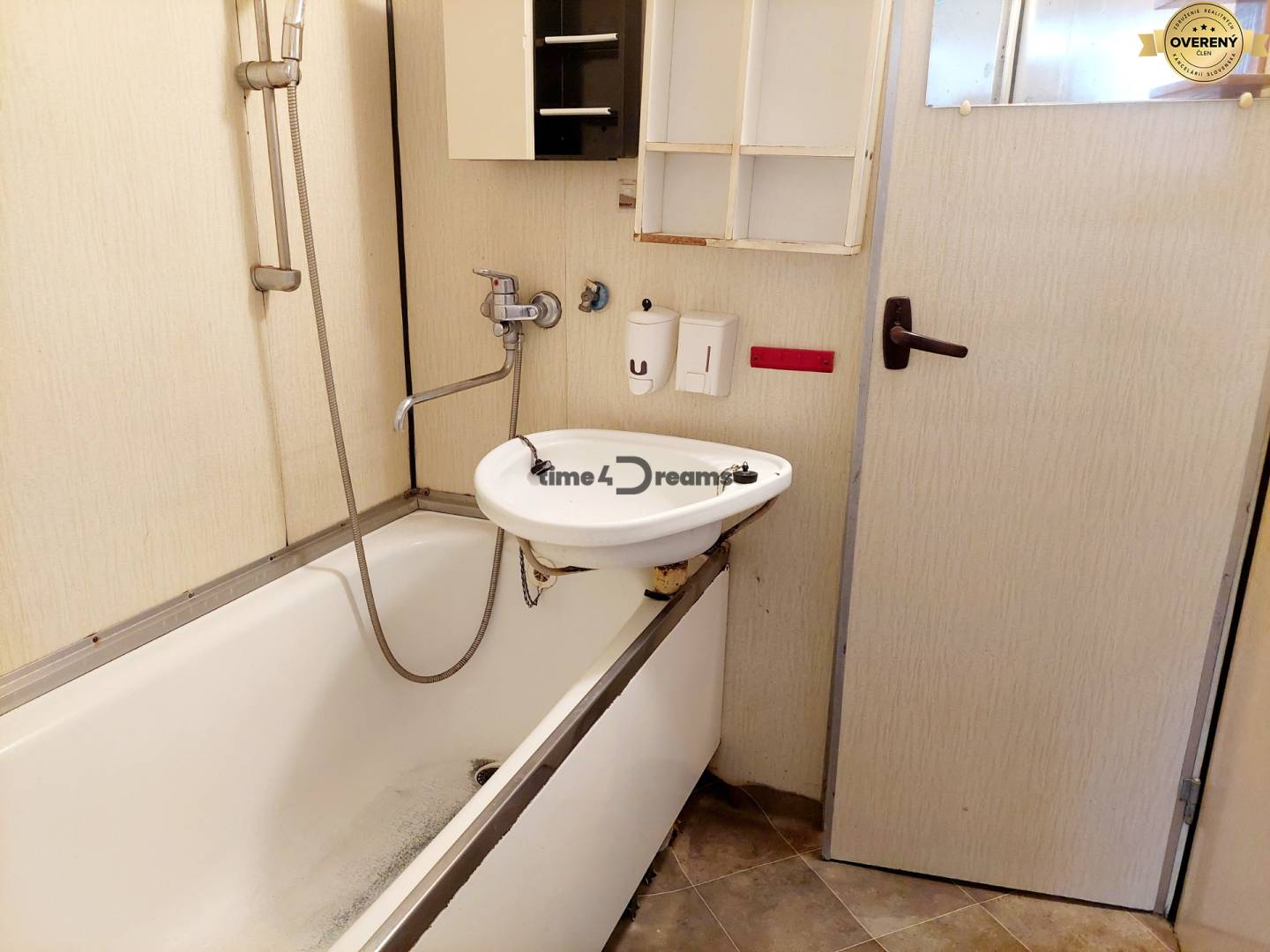 Zľava - NA PREDAJ 3i byt v pôvodnom stave DETVA