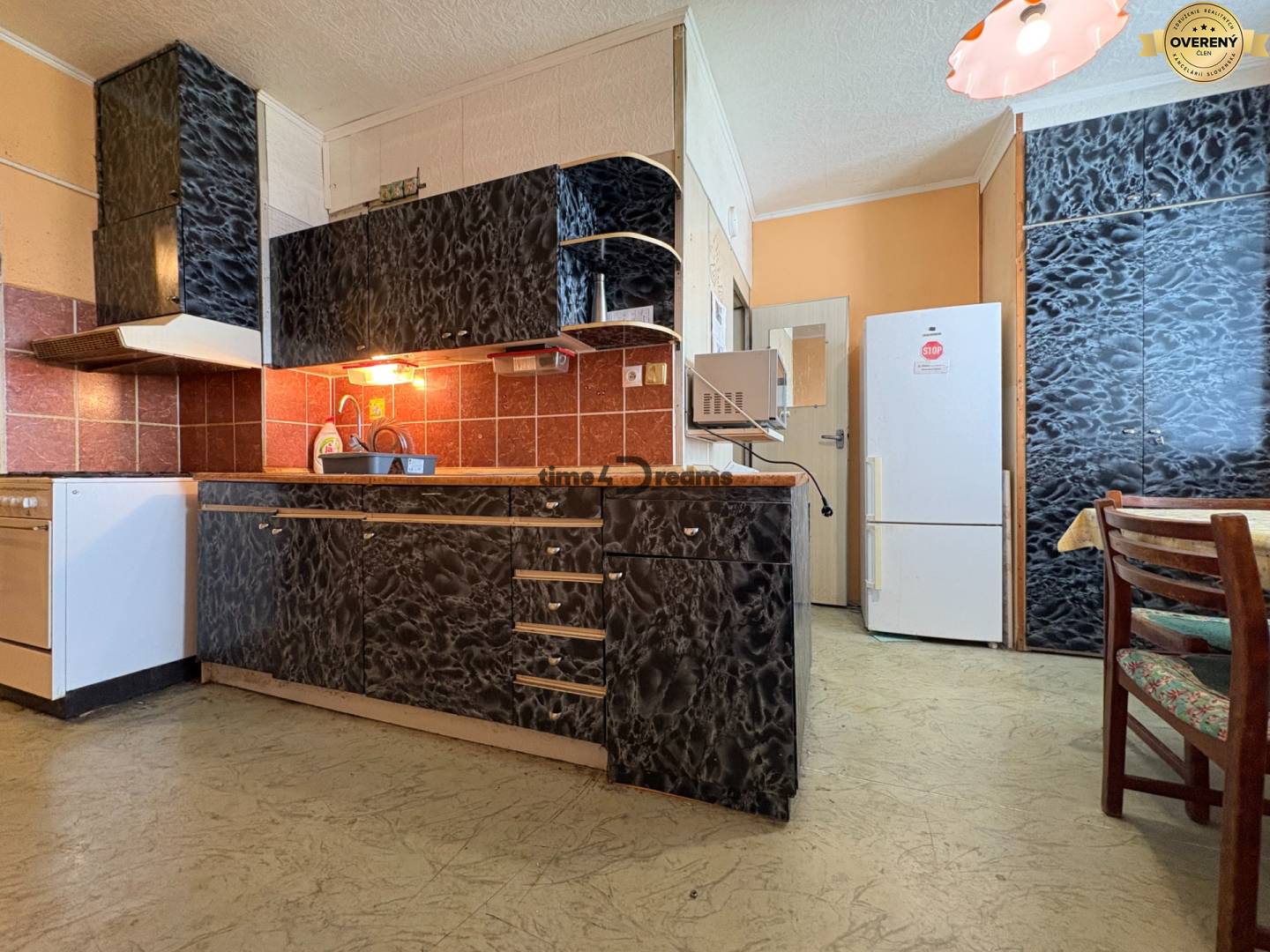 Na predaj: 3 izb.byt v CENTRE mesta + ŠATNIK + PIVNICA