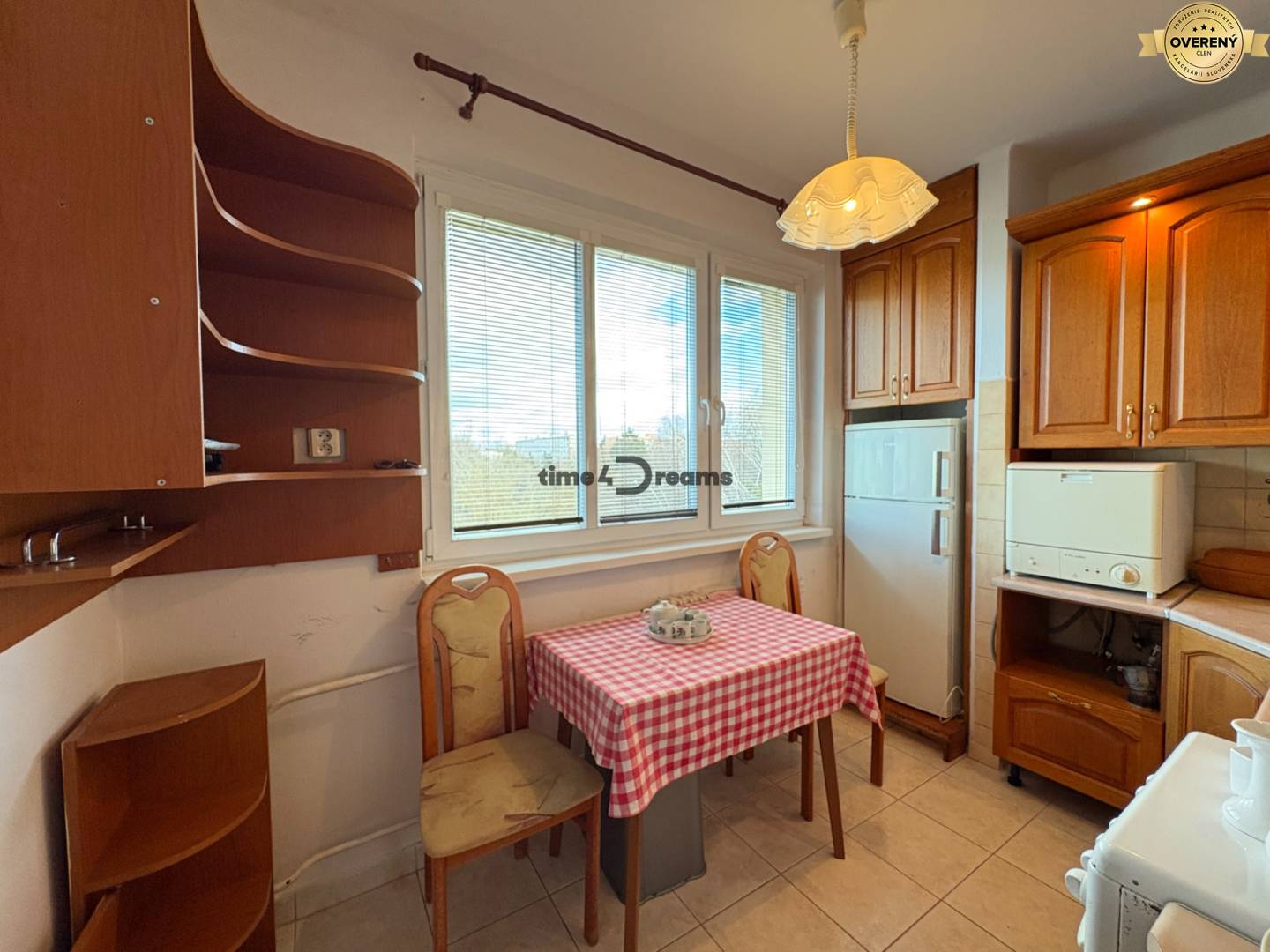 Na predaj: 3 izb.byt + BALKON + PIVNICA