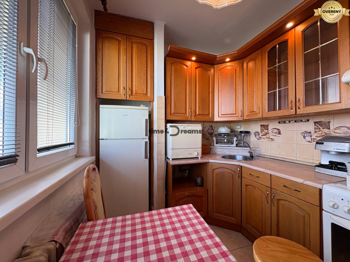 Na predaj: 3 izb.byt + BALKON + PIVNICA