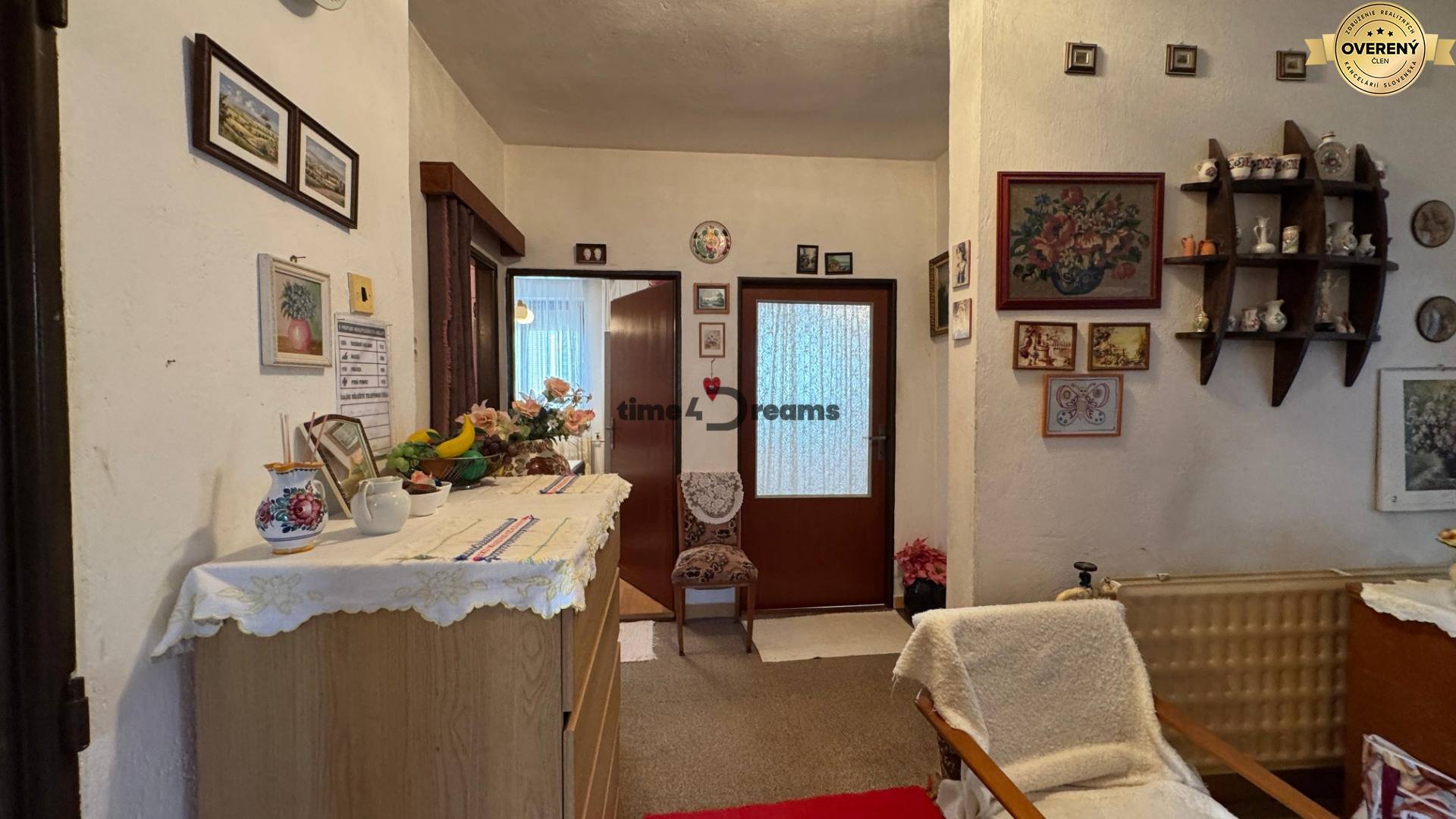 NA PREDAJ rodinný dom v Jelšovciach - EXKLUZÍVNE