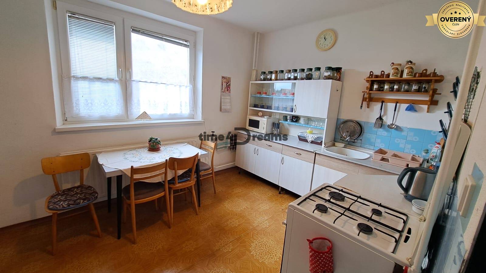 NA PREDAJ 6 izbový rodinný dom v obci Hrušovany