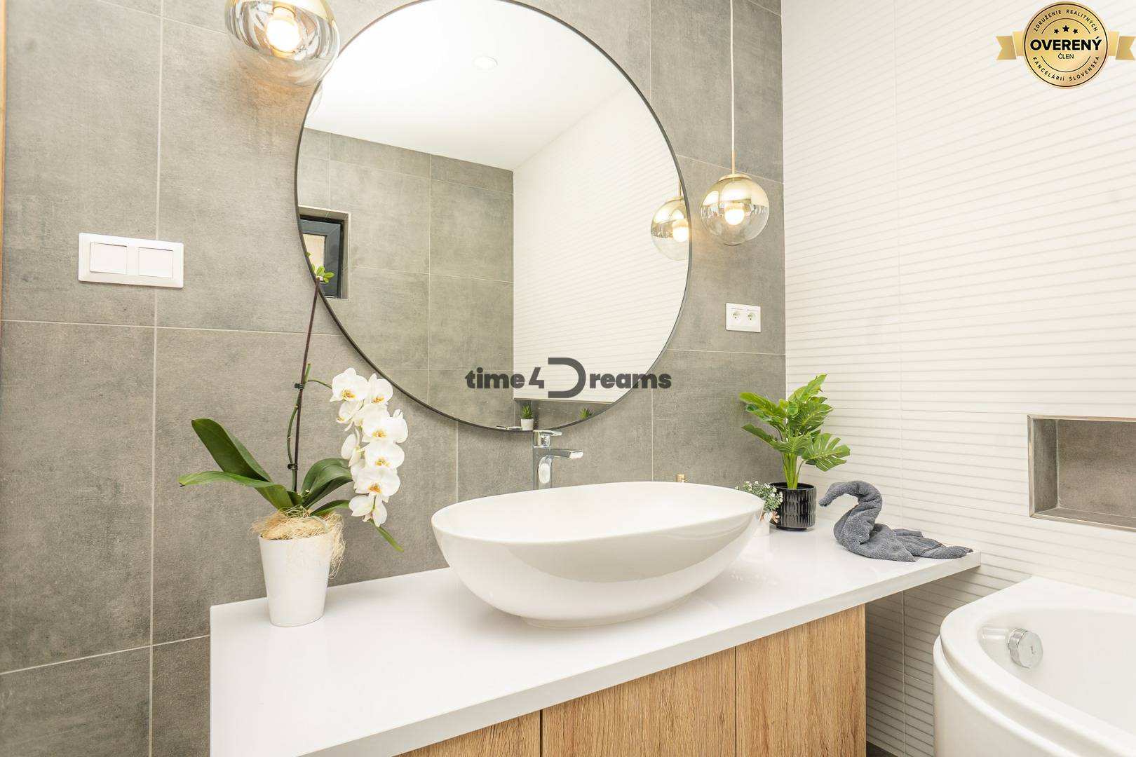 NA PREDAJ rodinný dom v obci Podhájska