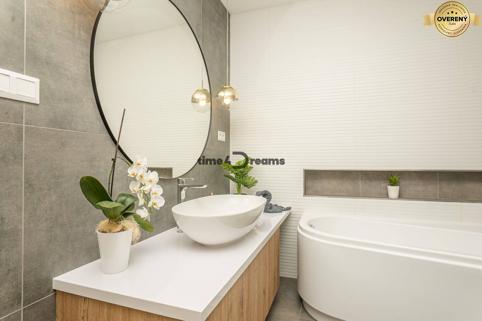 NA PREDAJ rodinný dom v obci Podhájska