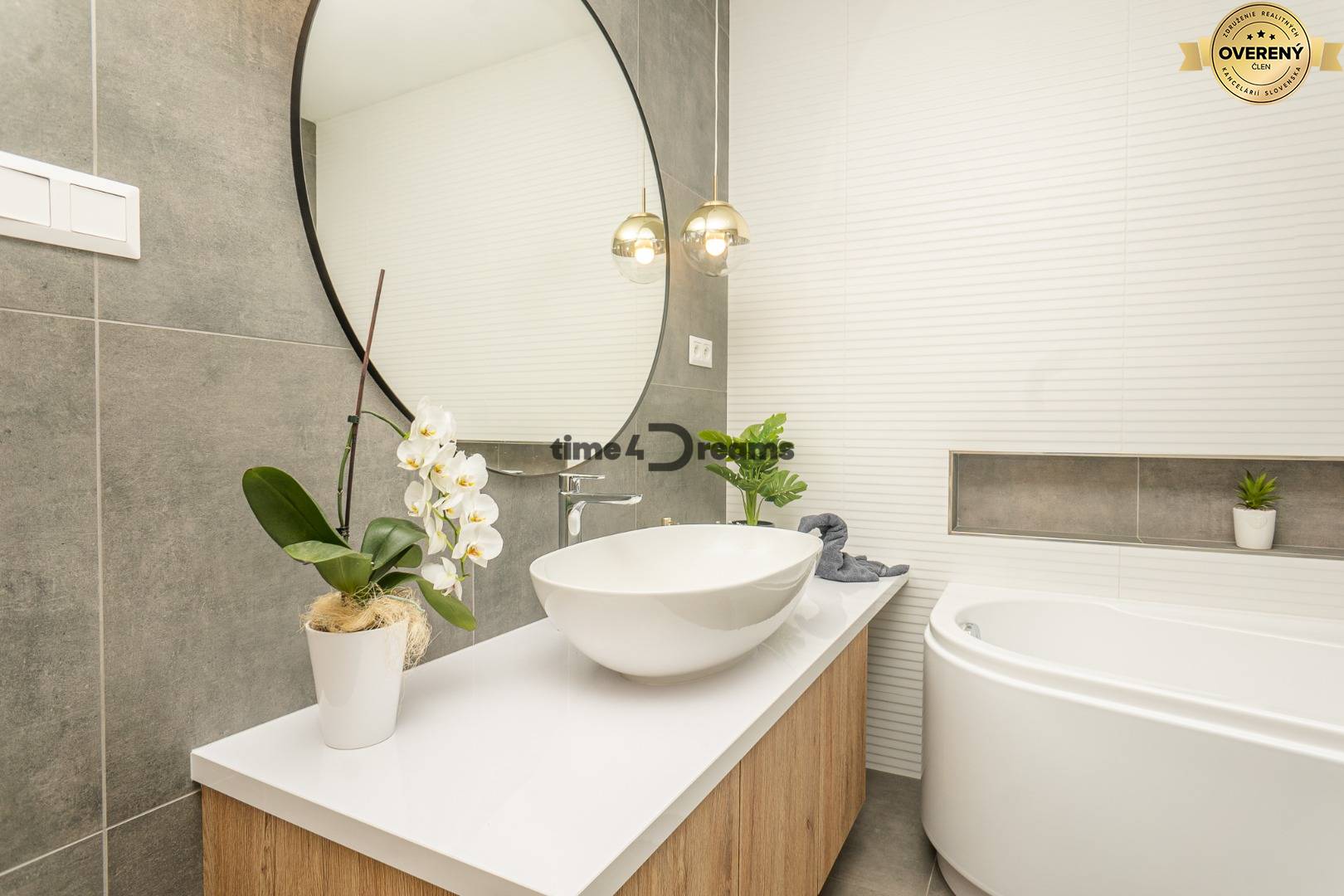 NA PREDAJ rodinný dom v obci Podhájska