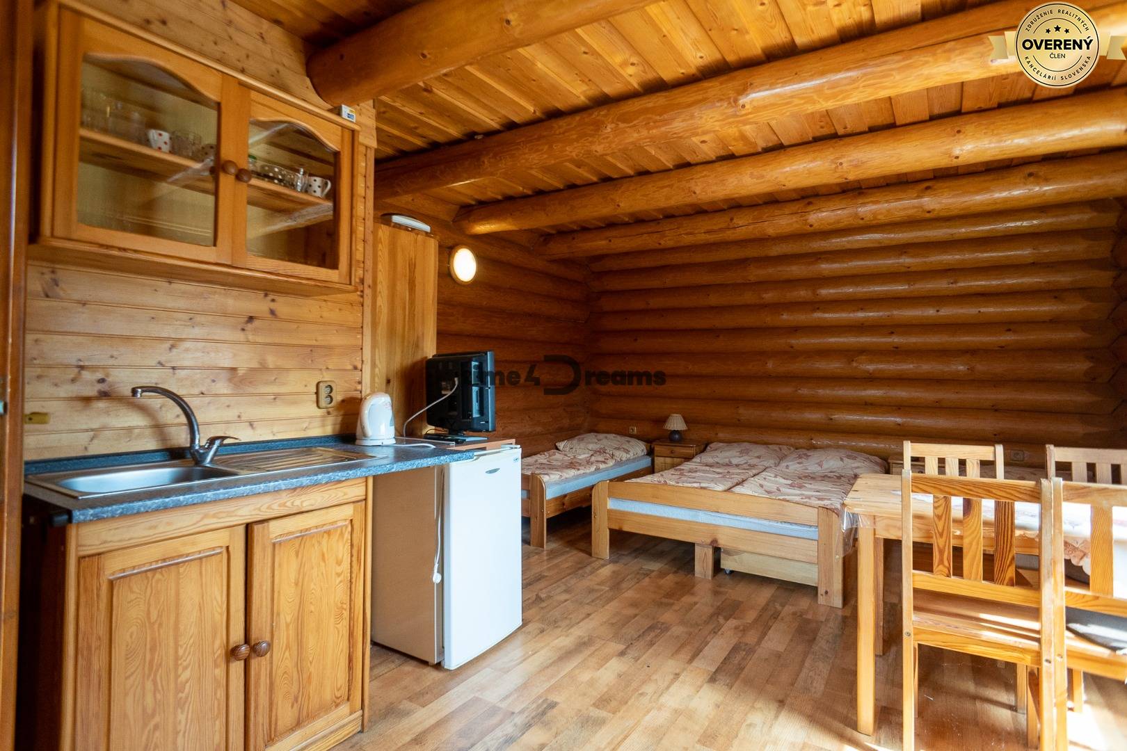 NA PREDAJ Rekreačné zariadenie – Penzión so zrubom v obci Podhájska