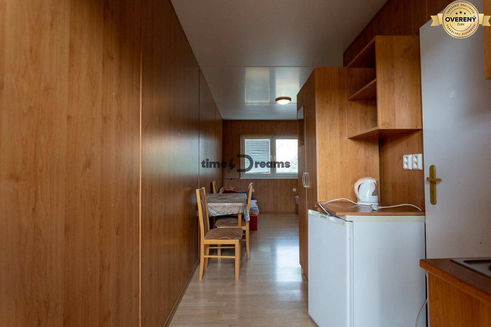 NA PREDAJ Rekreačné zariadenie – Penzión so zrubom v obci Podhájska