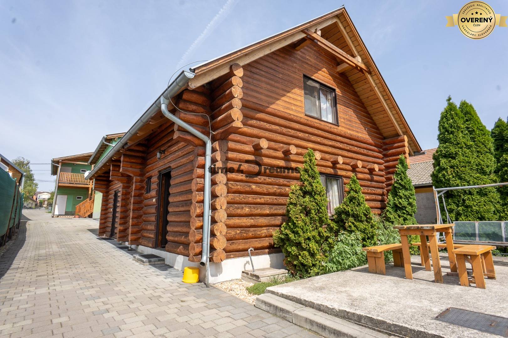 NA PREDAJ Rekreačné zariadenie – Penzión so zrubom v obci Podhájska